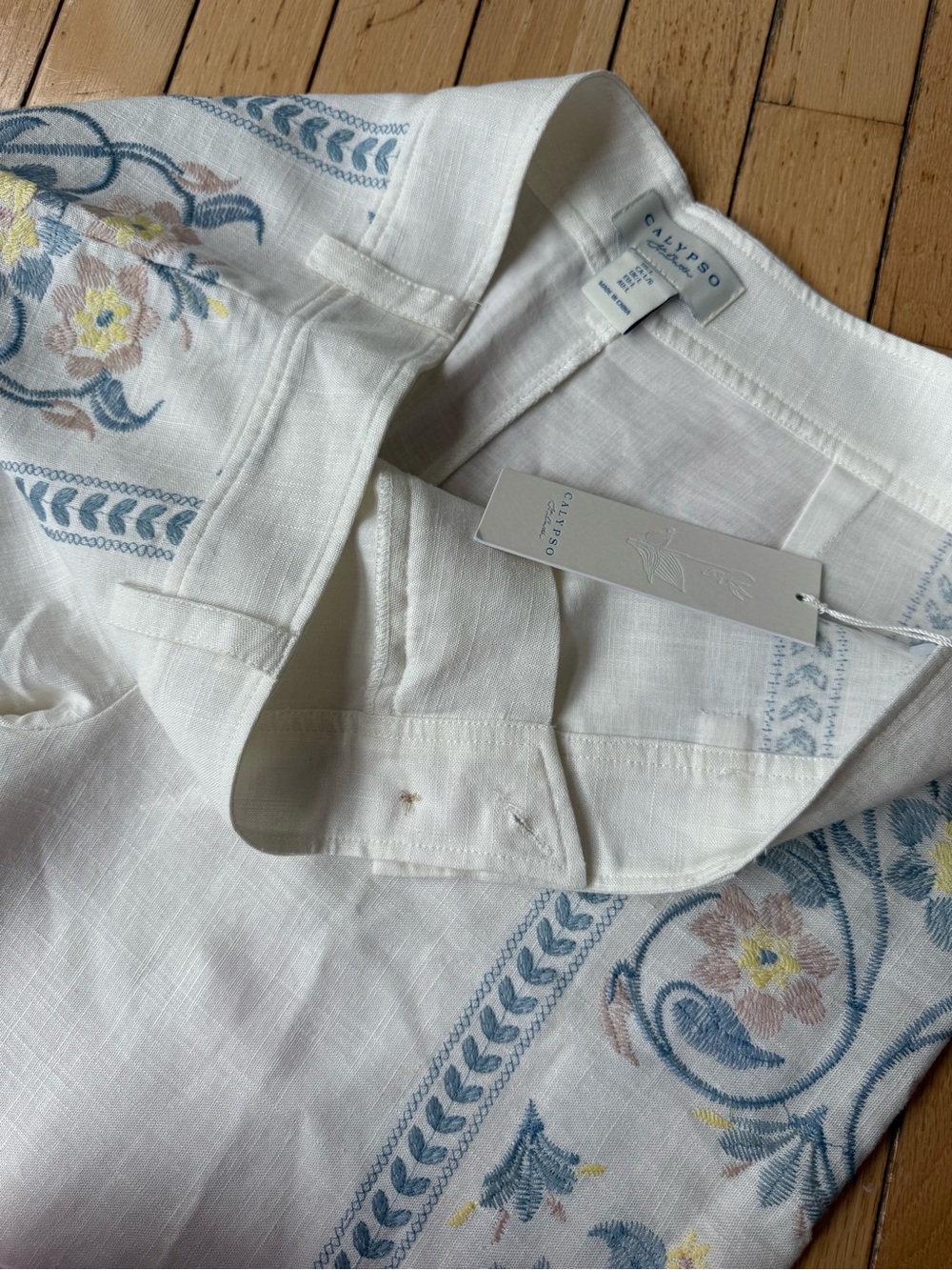 Calypso St. Barth White Wide-Leg Pants with Blue and Yellow Floral Embroidery - Picture 3 of 3